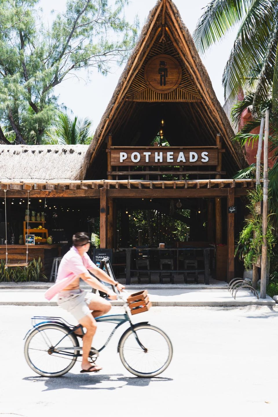 Restaurant/places to eat, Street view