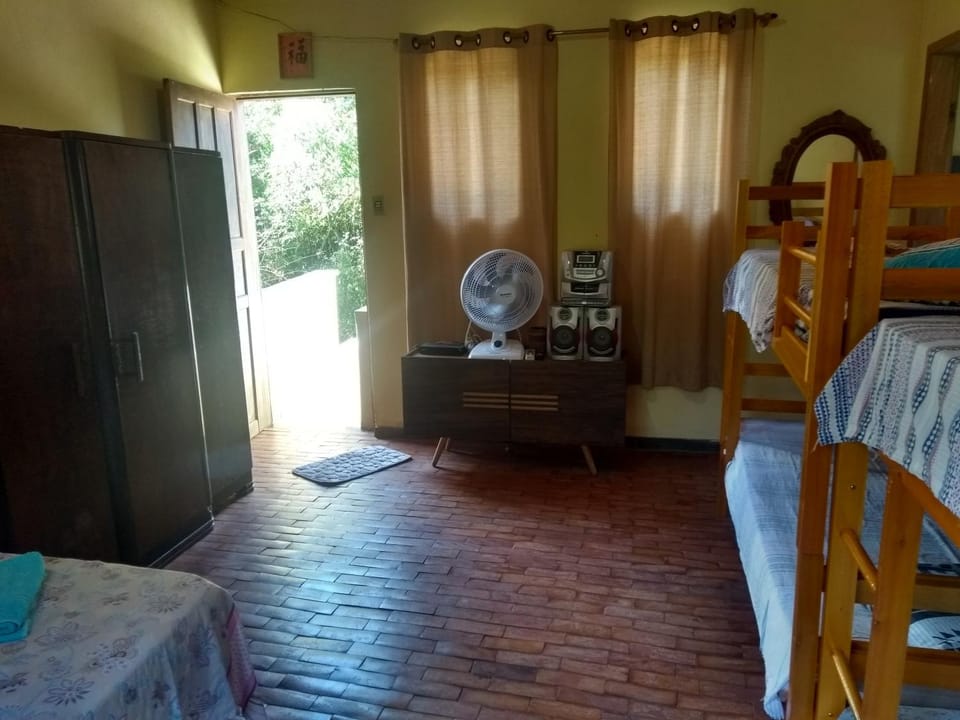 Casa dois andares com área de churrasco em Ibitipoca House in State of Rio de Janeiro