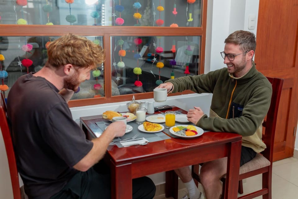 Breakfast, Buffet breakfast, group of guests