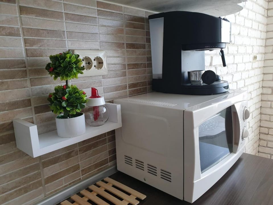 minibar, toaster