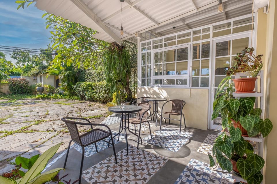 Property building, Restaurant/places to eat