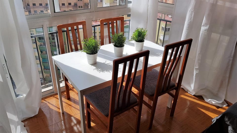 Seating area, Dining area