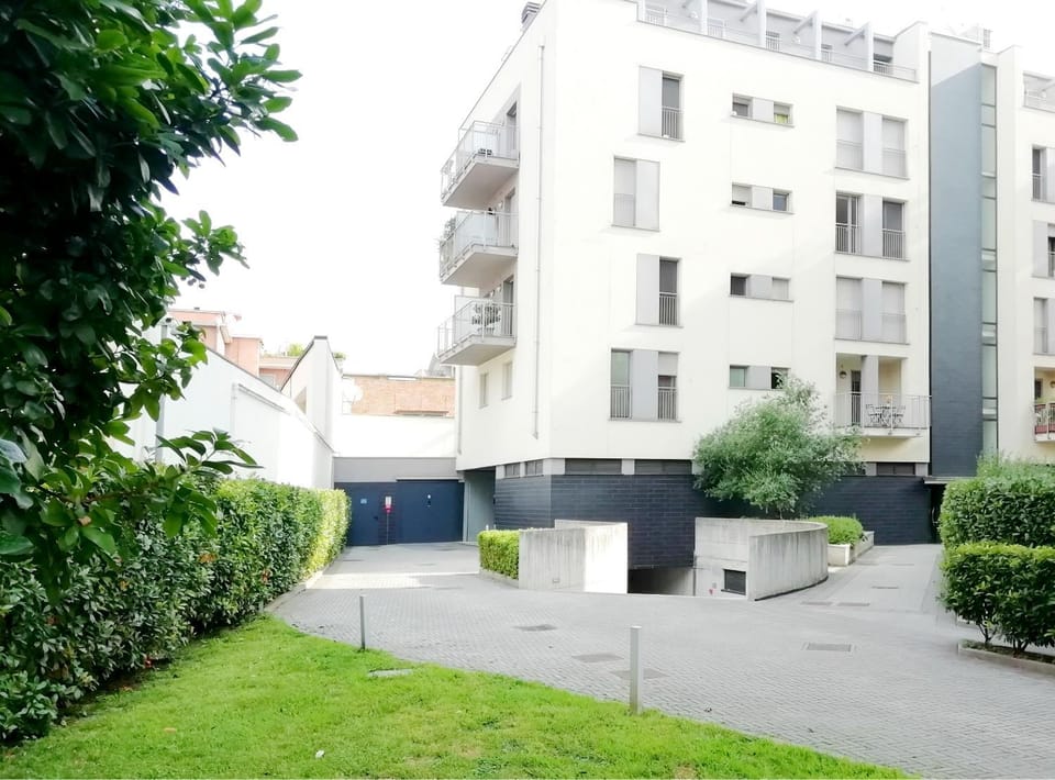 Property building, Facade/entrance, Garden