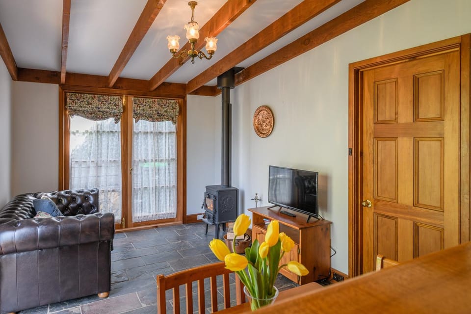 BRIDGE COTTAGES Sargeants & Armoury Cottages 1823 - HISTORY & CHARM Apartment in Tasmania