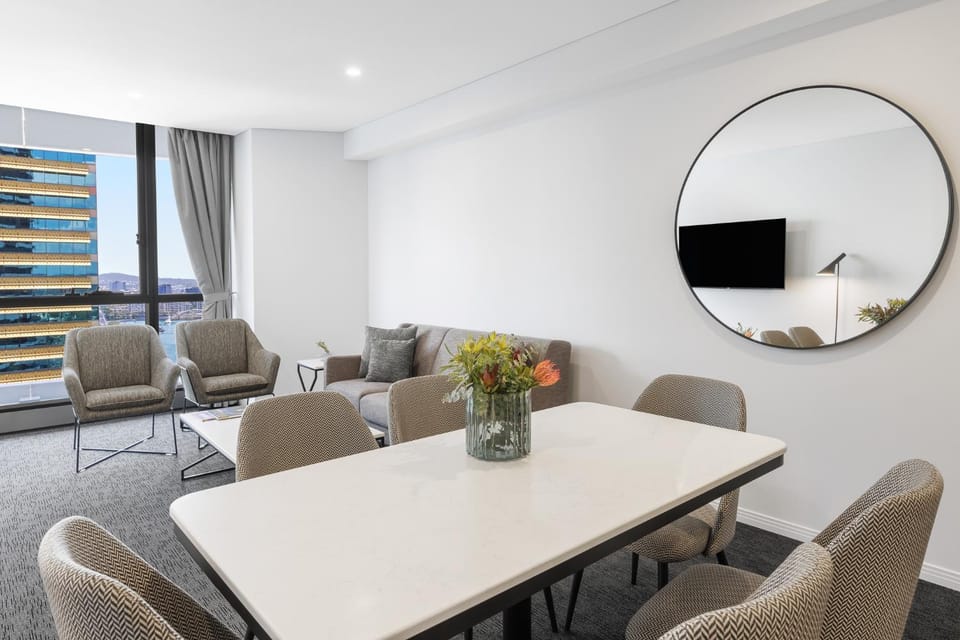 Living room, Seating area, Dining area