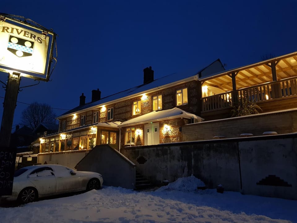 Property building, Winter, Parking