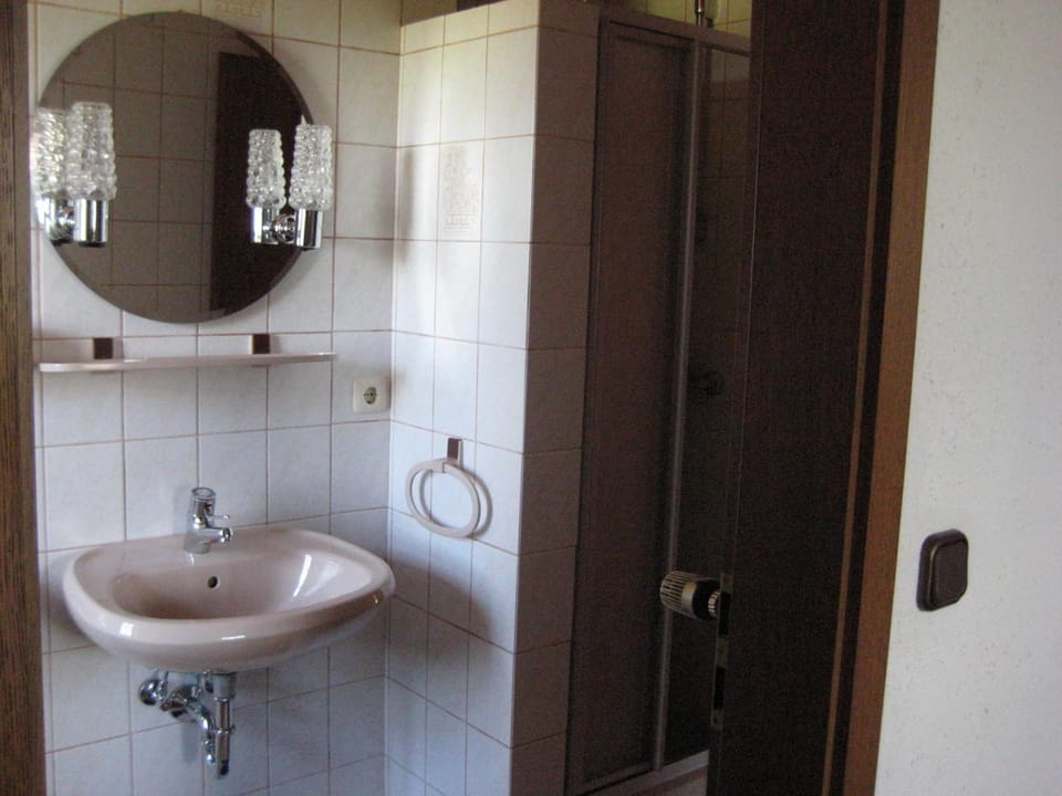 Shower, Bathroom, Decorative detail
