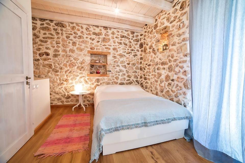 Bed, Other