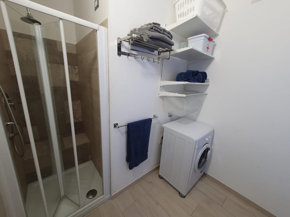 Shower, Bathroom
