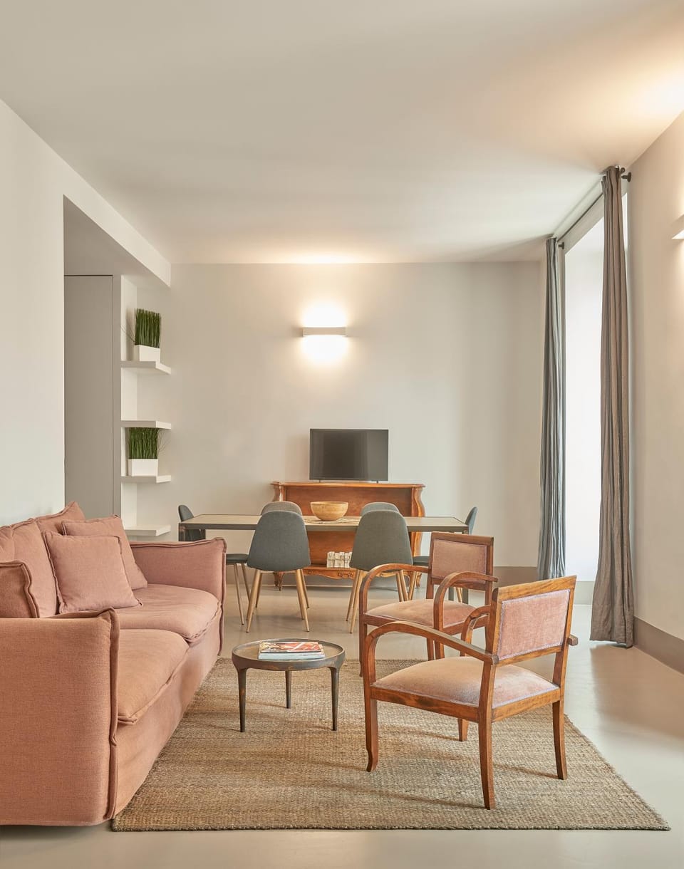 TV and multimedia, Living room, Lounge or bar, Dining area