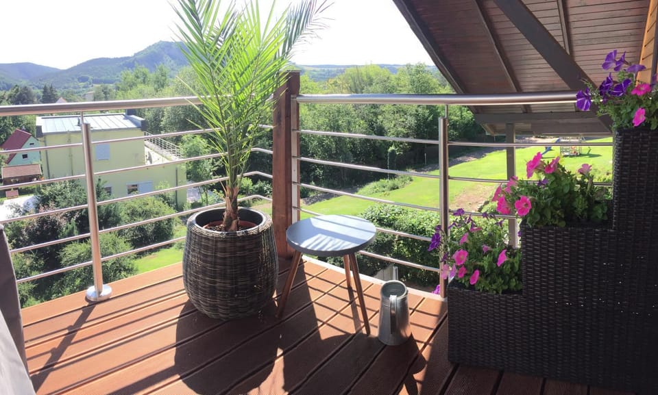 Balcony/Terrace, Mountain view