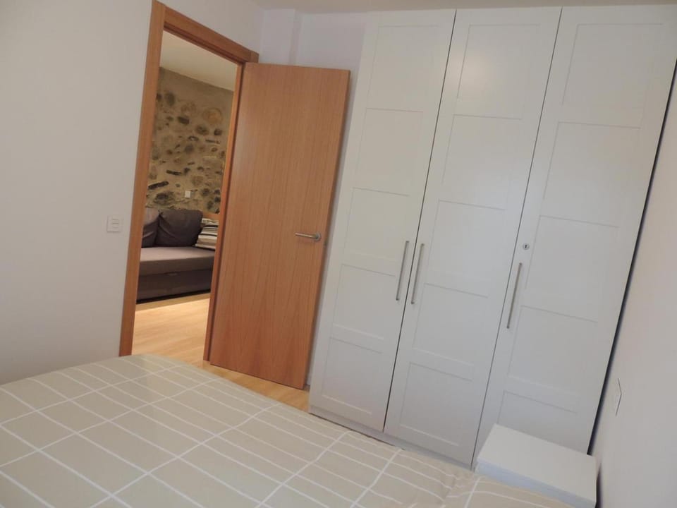 Bed, Photo of the whole room, Bedroom, wardrobe