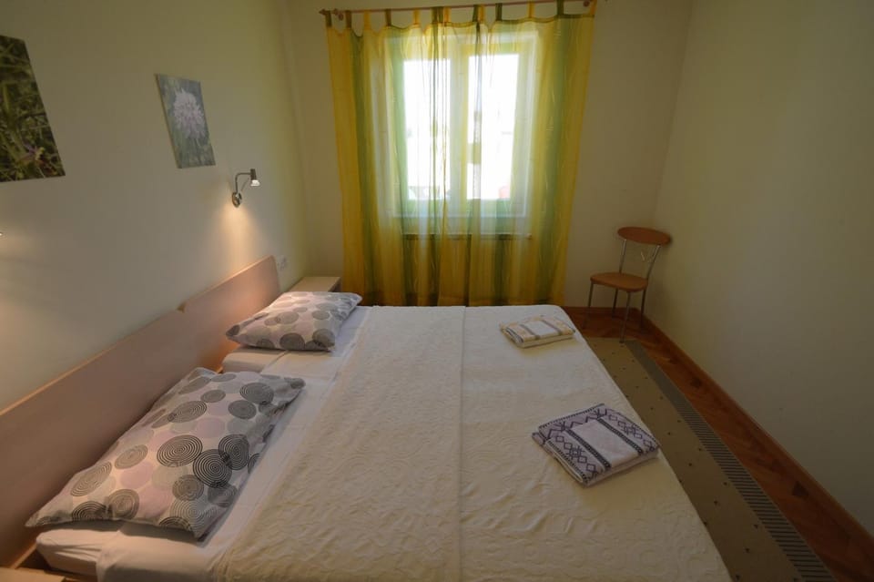 Bed, Bedroom, Bedroom