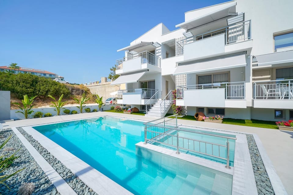 Property building, Swimming pool