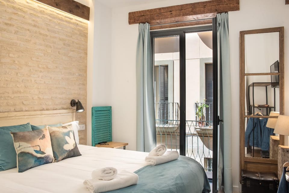 Bed, View (from property/room), Photo of the whole room, Bedroom, towels