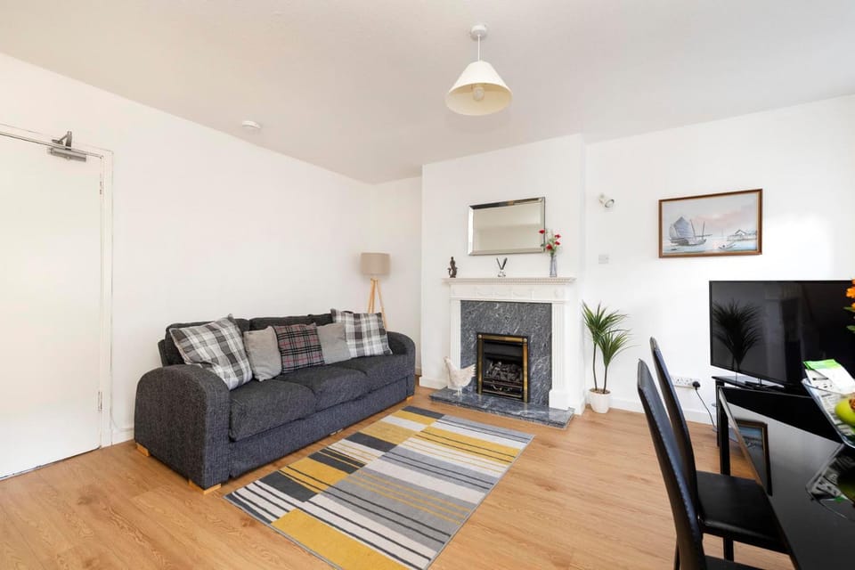 Communal lounge/ TV room, TV and multimedia, Living room, Seating area