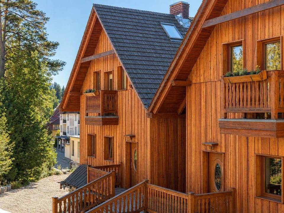 Property building, Spring, Day, Natural landscape, Summer, Area and facilities, Area and facilities, Parking