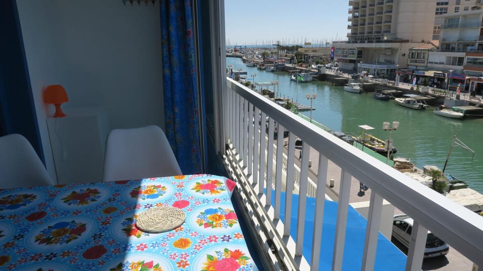 Studio climatisé le long du canal Apartment in Palavas-les-Flots