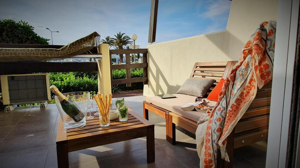 Day, Balcony/Terrace, sunbed