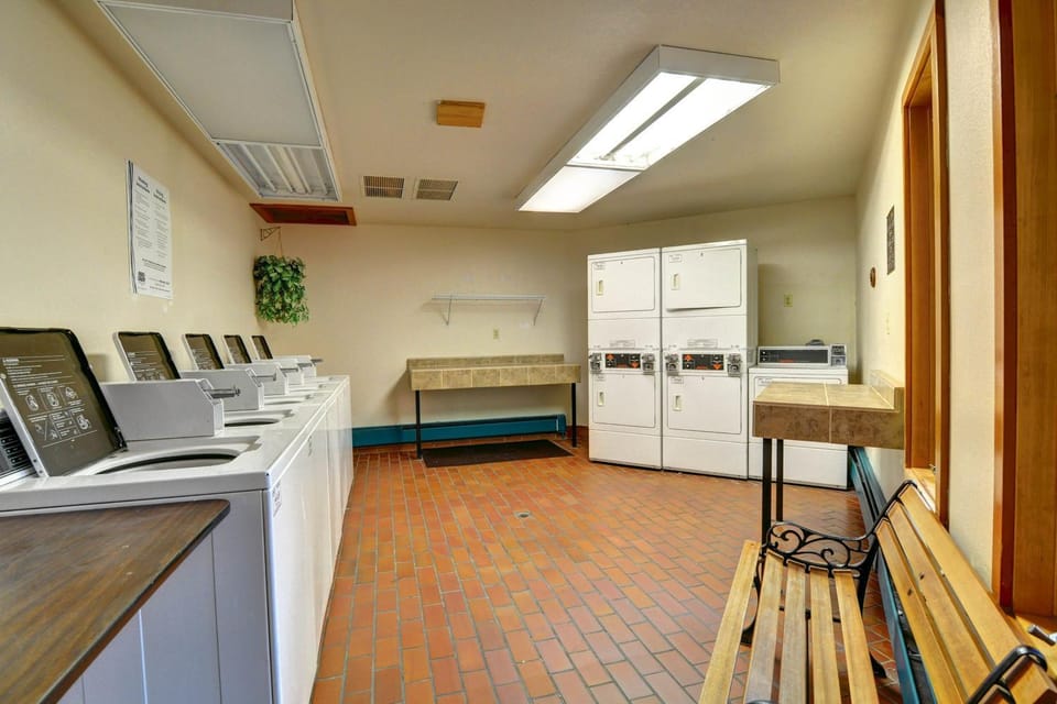 Timber Ridge Retreat Apartment in Wildernest