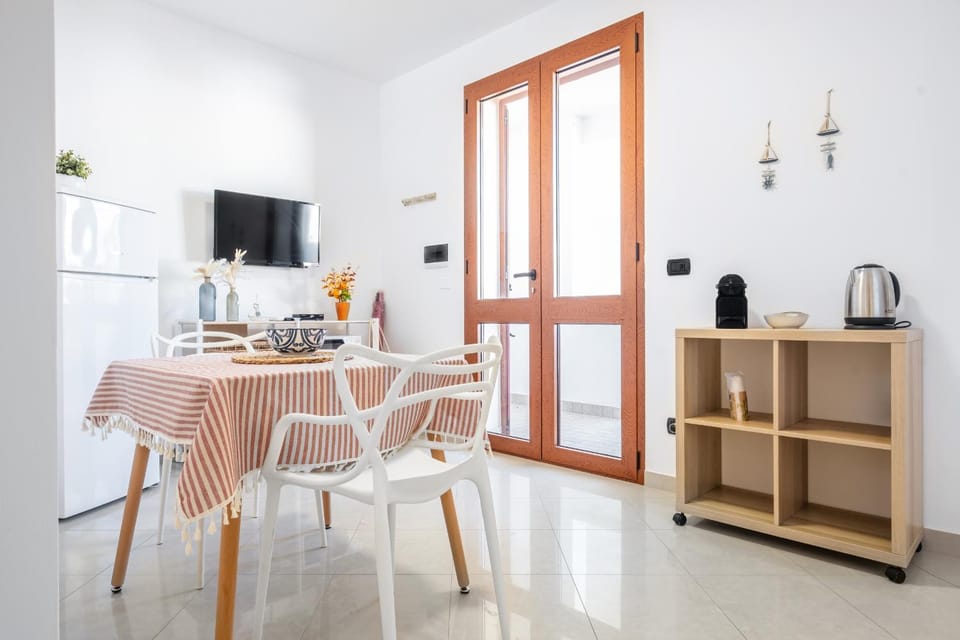 TV and multimedia, Kitchen or kitchenette, Living room, Dining area