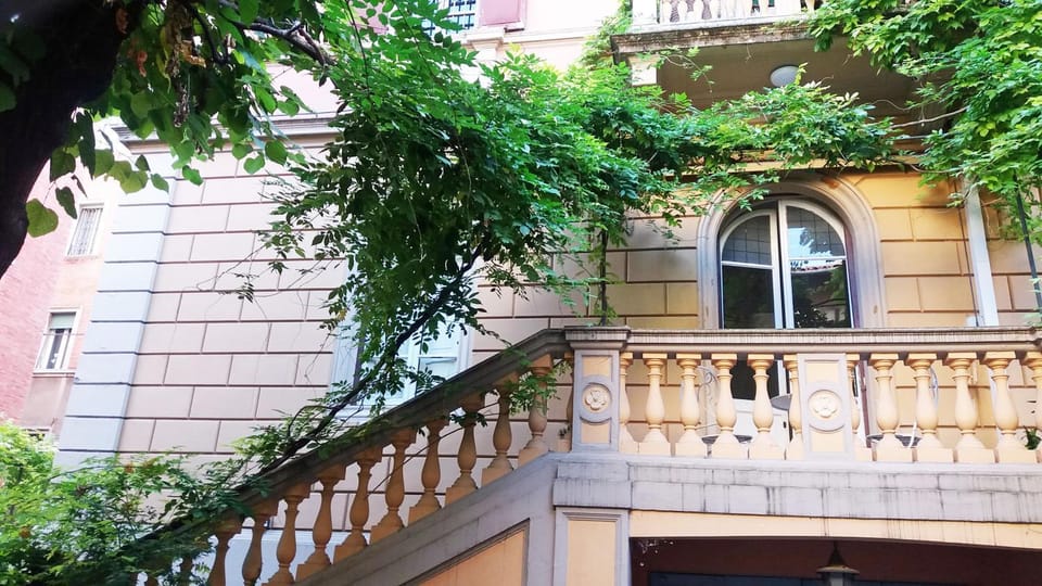 Facade/entrance, Balcony/Terrace