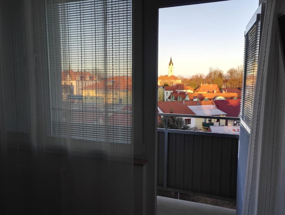 Property building, Balcony/Terrace, City view