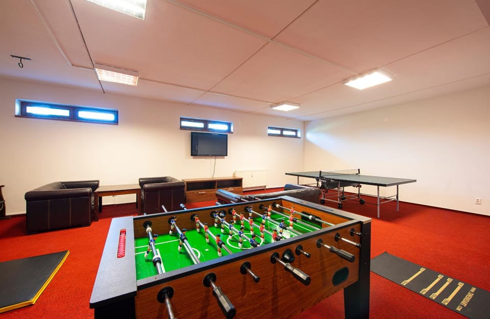 Communal lounge/ TV room, Game Room, Table tennis