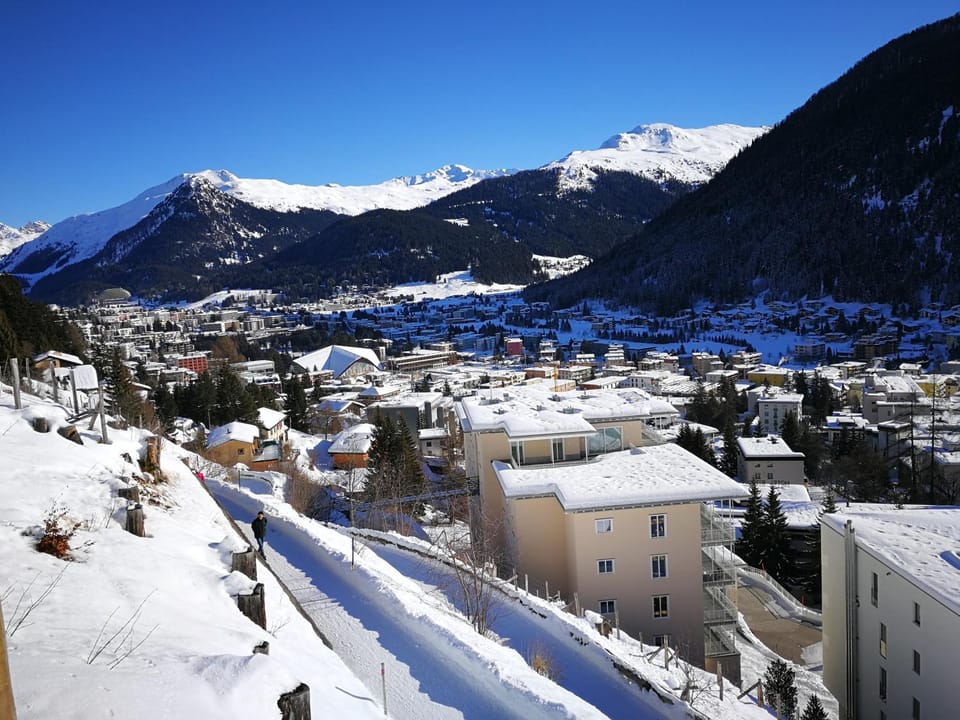 Neighbourhood, Winter