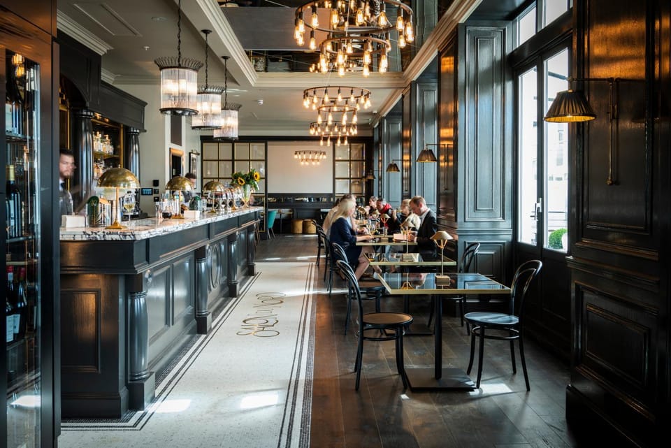 Restaurant/places to eat, Lounge or bar, Lounge or bar