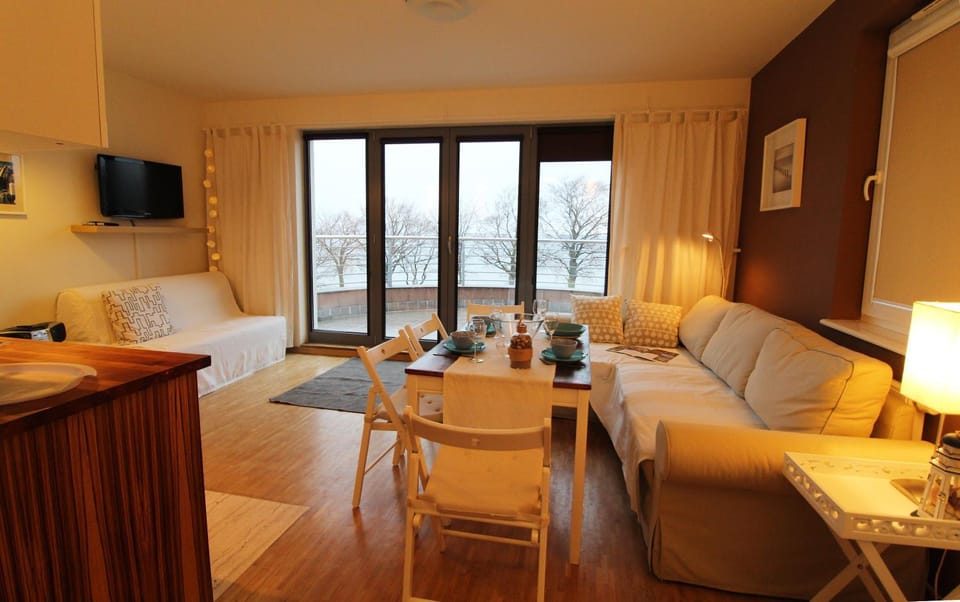 Communal lounge/ TV room, Bed, Living room, Photo of the whole room, Seating area