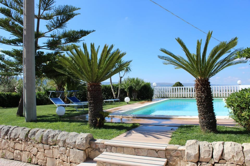 Garden, Swimming pool, Swimming pool