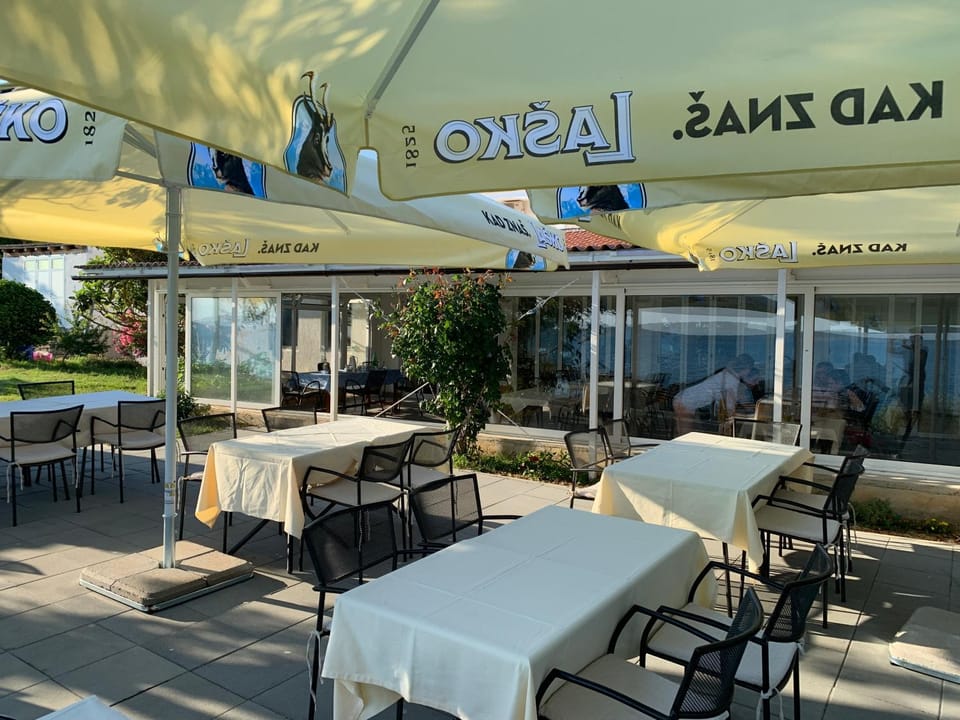 Restaurant/places to eat, Restaurant/places to eat