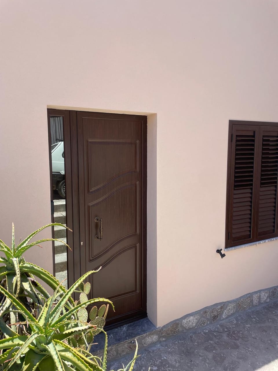 Facade/entrance