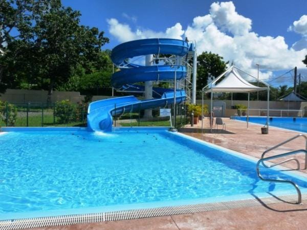 Swimming pool, Swimming pool