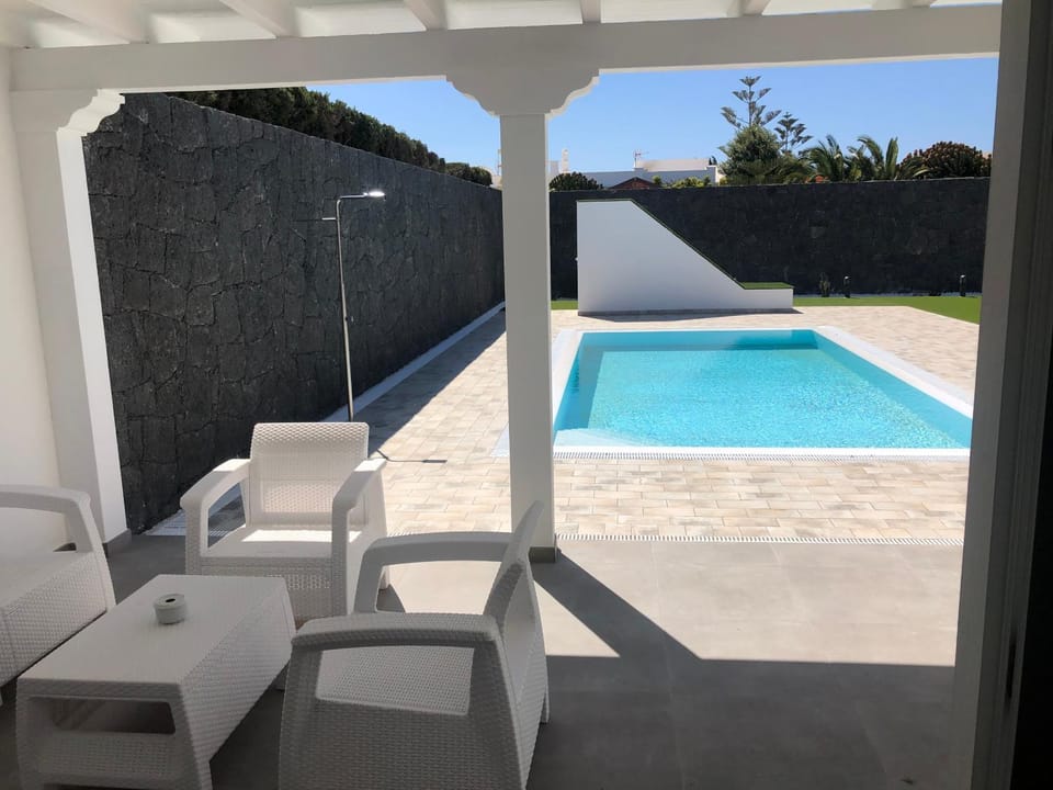 Off site, Balcony/Terrace, Pool view