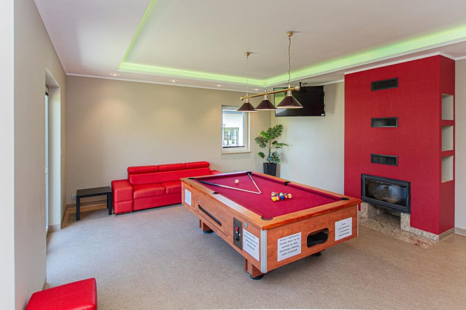 Billiard, Game Room, Evening entertainment