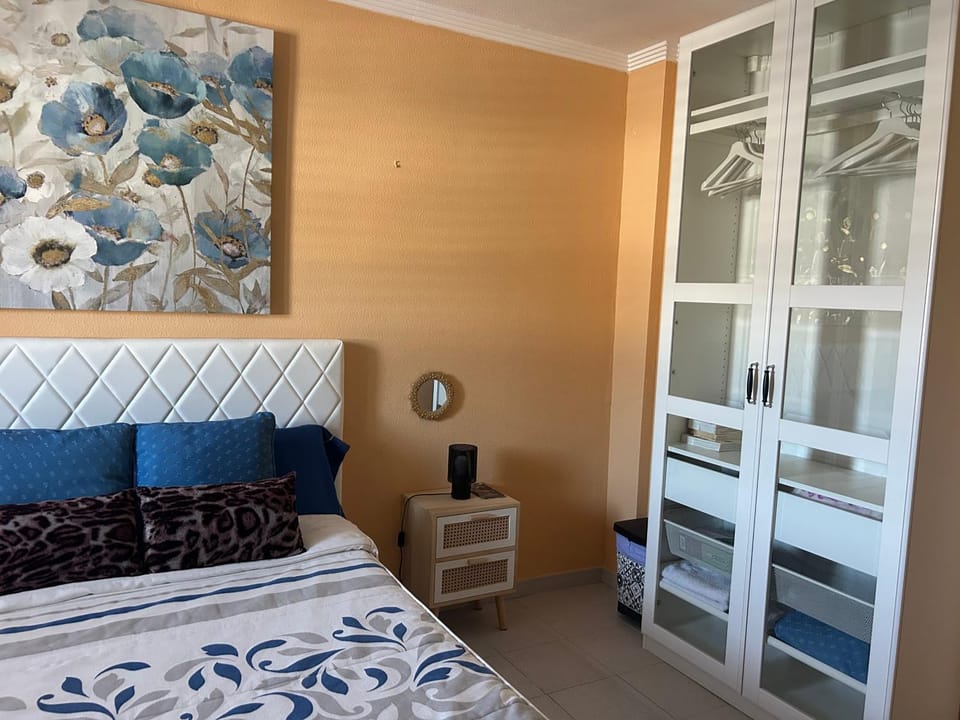 Habitación con baño privado Vacation rental in Comarca Norte
