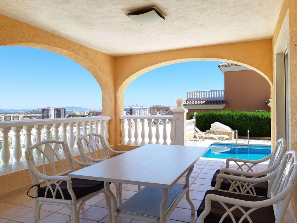Villa de 2 plantas House in Oropesa del Mar