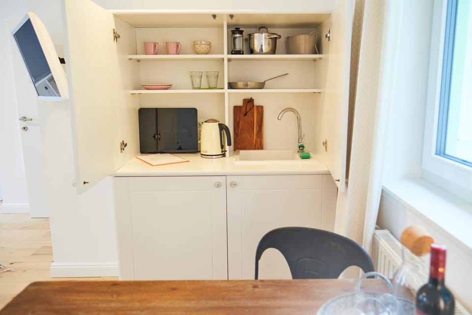 Kitchen or kitchenette, Kitchen or kitchenette, stove