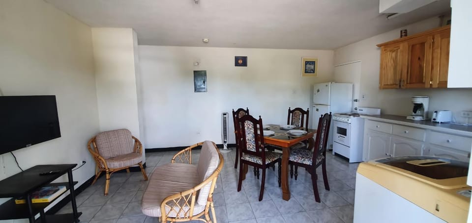 Kitchen or kitchenette, Communal kitchen