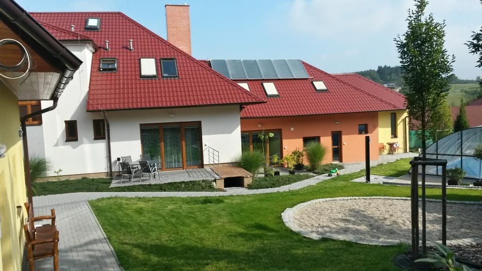 Property building, Bird's eye view, Garden