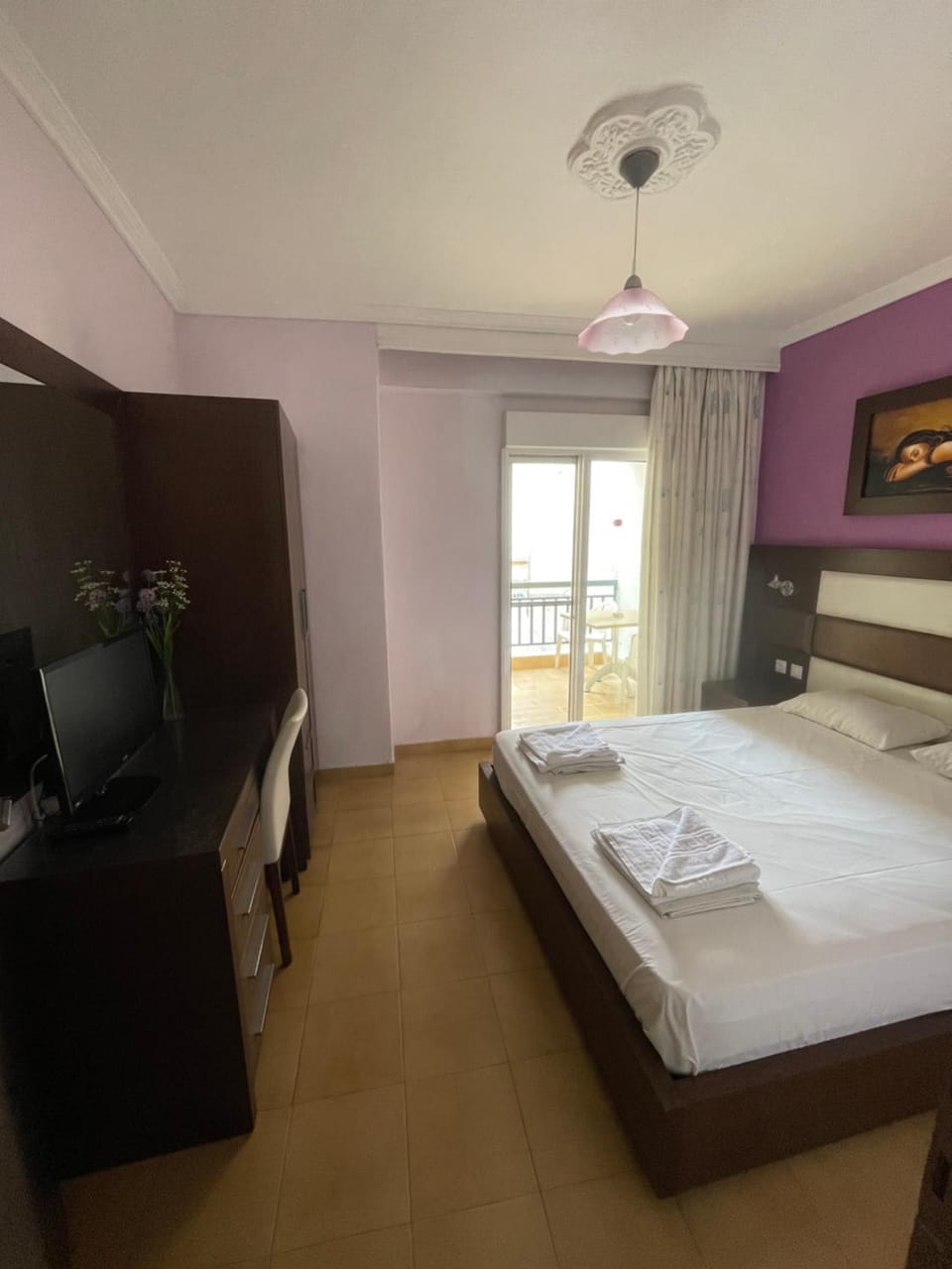 Bed, Photo of the whole room