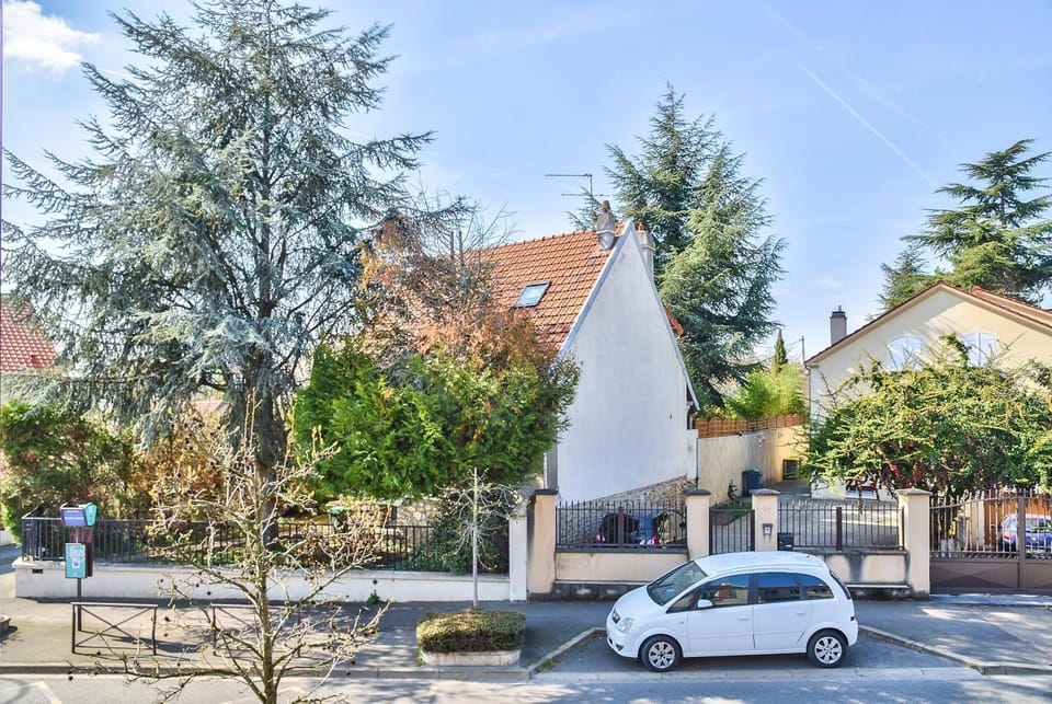 City view, Street view