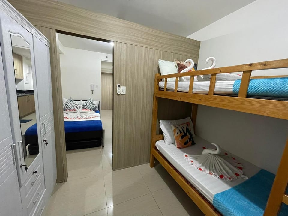 Bed, bunk bed