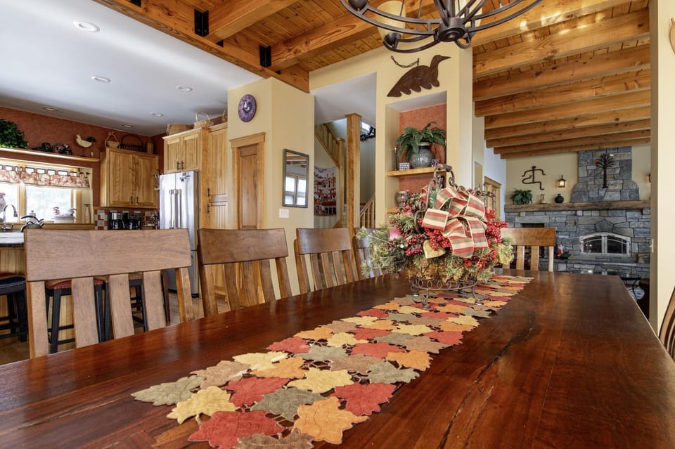 Luxury 6Br Solitude Village- Indoor Bball Court, Private Tub Home House in Mount Holly