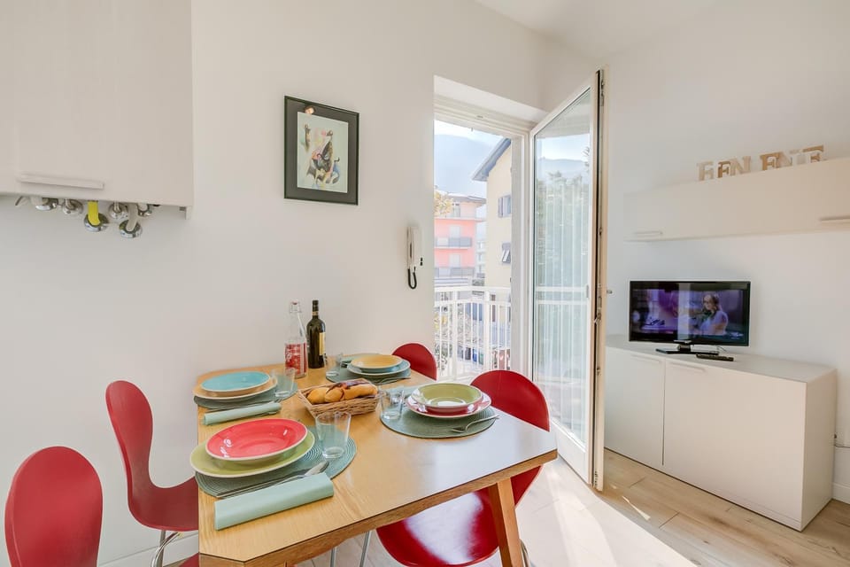 TV and multimedia, Dining area