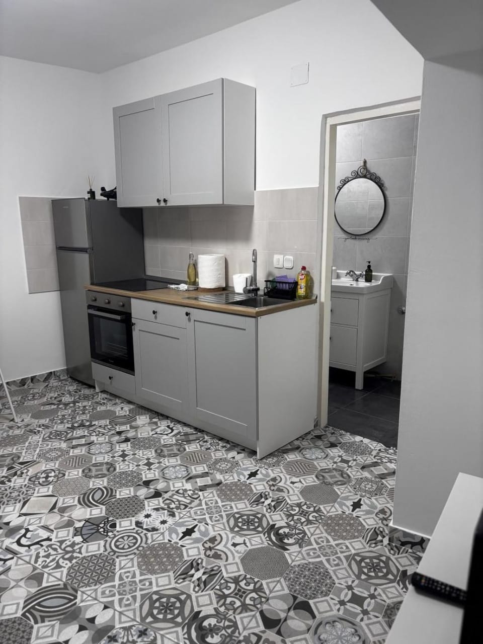 Kitchen or kitchenette