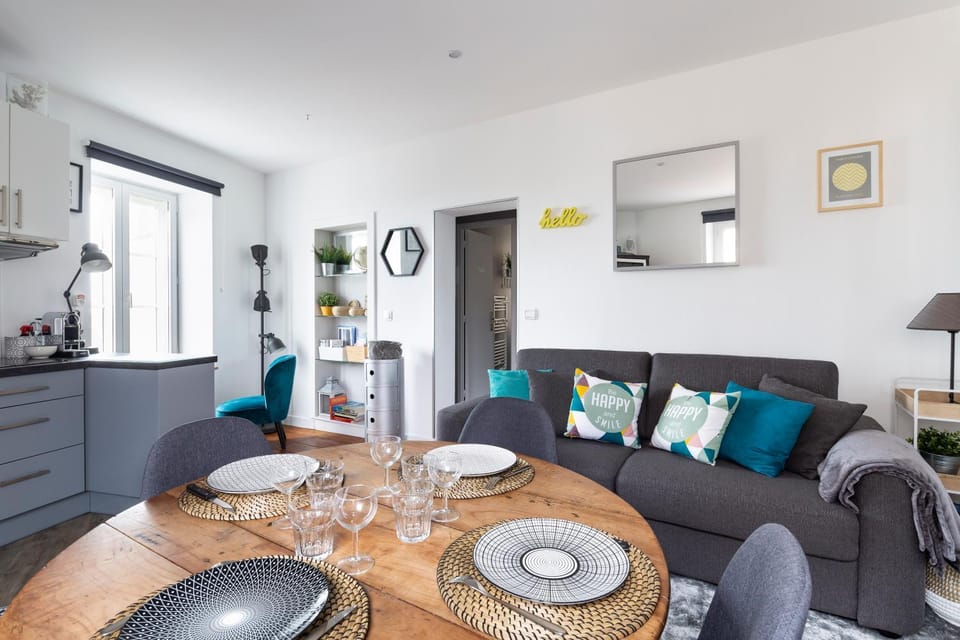 Living room, Dining area