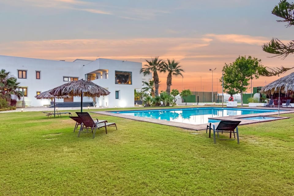 Swimming pool, Swimming pool